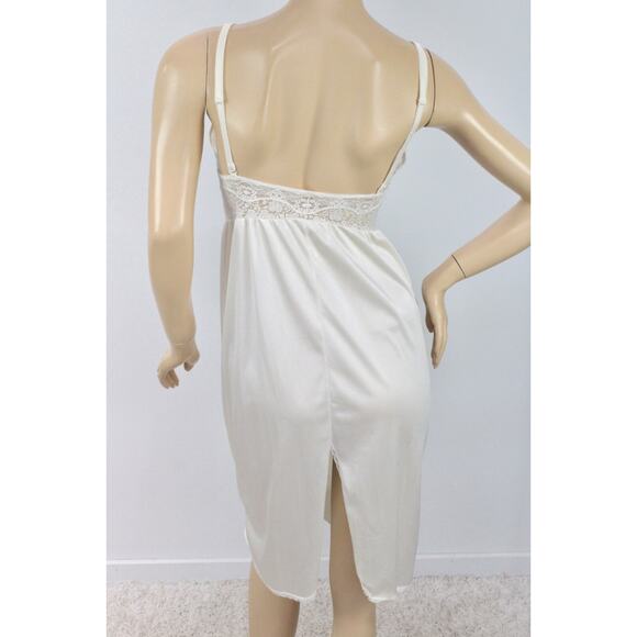 Vintage Vanity Fair Full Slip size 34 36 Cream Nylon Stretch Lace Adjustable - Picture 3 of 8